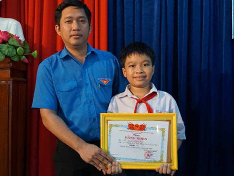 Học sinh lớp 6 biết năm ng&ocirc;n ngữ lập tr&igrave;nh